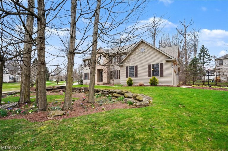 9498 Andrew Drive, Twinsburg, OH - Photo 4