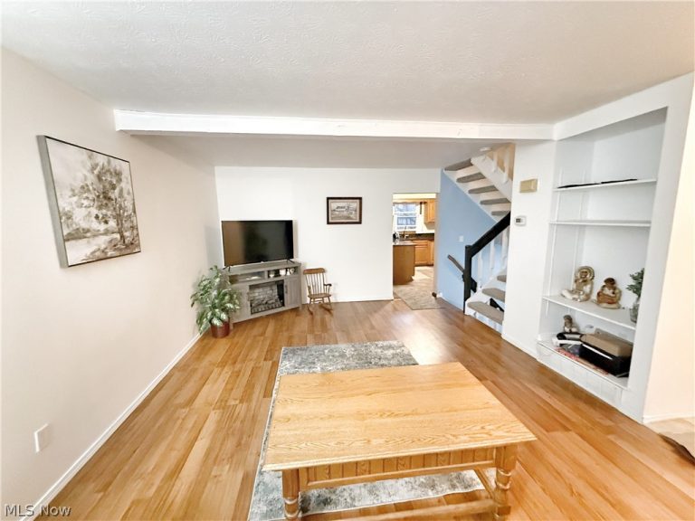 7031 Woodthrush Drive, Painesville Twp, OH - Photo 4