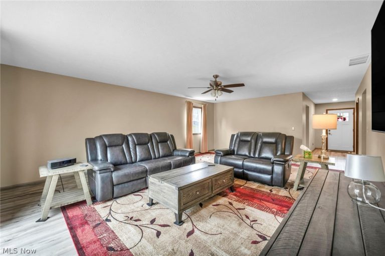 9841 Brookline Oval, Strongsville, OH - Photo 6
