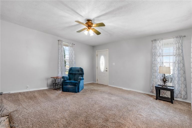136 Hull Street, Crooksville, OH - Photo 4