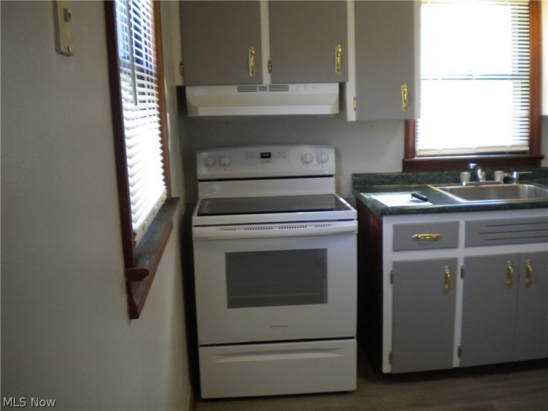 332 Lincoln Avenue, Barberton, OH - Photo 4