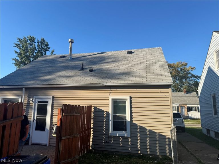 12301 Carrington Avenue, Cleveland, OH - Photo 2