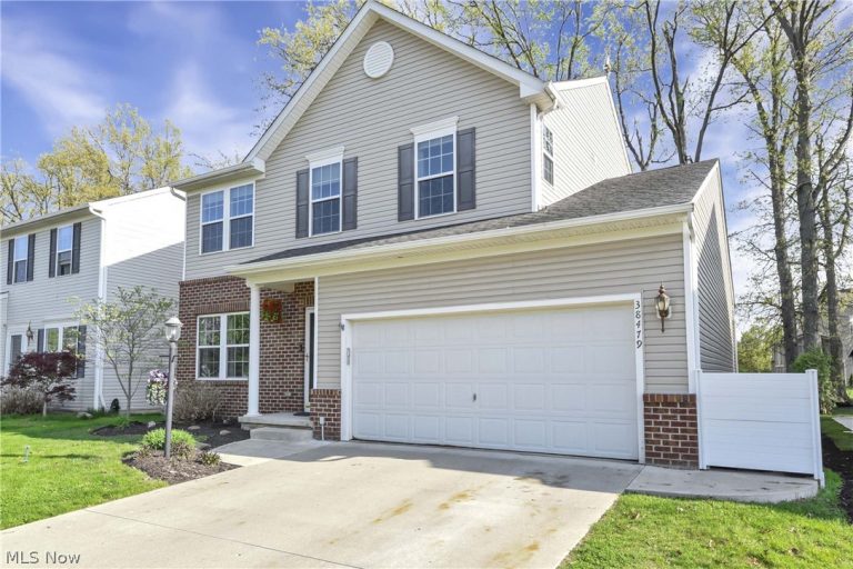 38479 Foxglen Avenue, Avon, OH - Photo 2