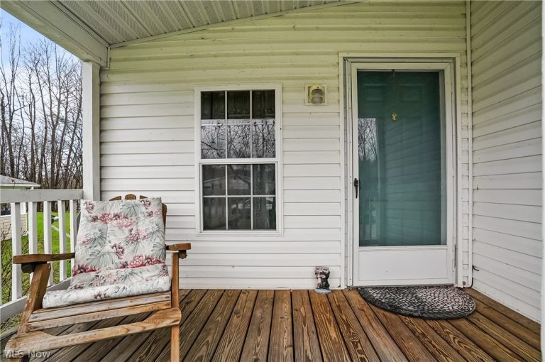 228 Troy Oaks Drive, Hiram, OH - Photo 2