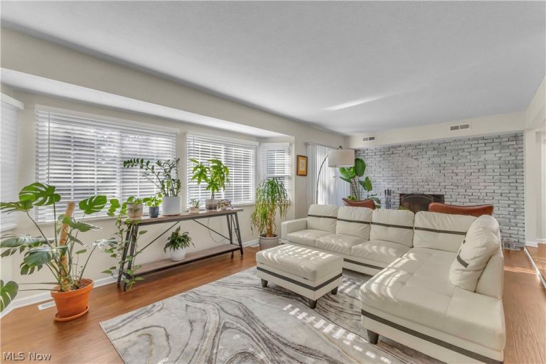 1748 Walnut Lane #32, Rocky River, OH - Photo 4