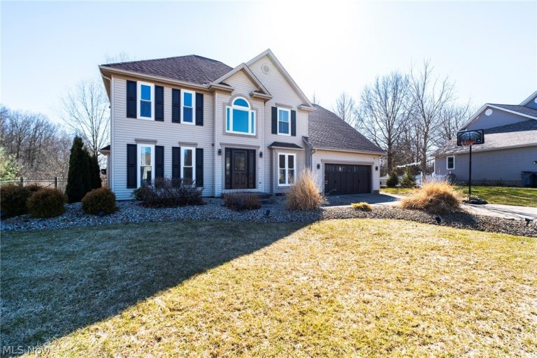 195 Willow Bend Drive, Canfield, OH - Photo 2