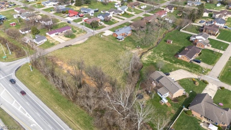 Braun Road (North Side), Belpre, OH - Photo 8