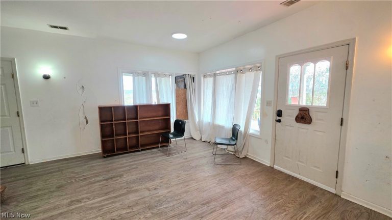 104 Spring Street, Marietta, OH - Photo 5