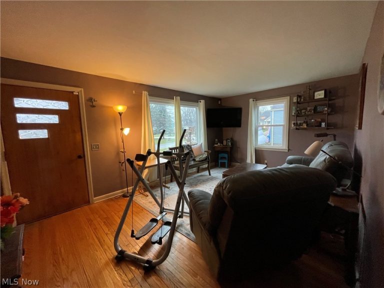 809 Lakeview Avenue, Canton, OH - Photo 2