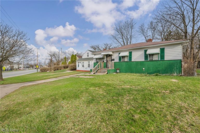 16215 Miles Avenue, Cleveland, OH - Photo 2