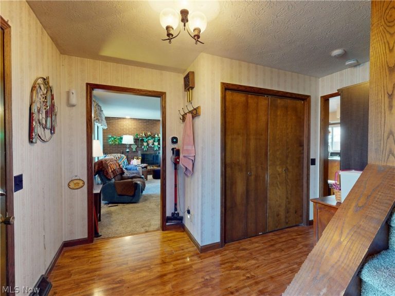 495 Elm Avenue, Tallmadge, OH - Photo 6