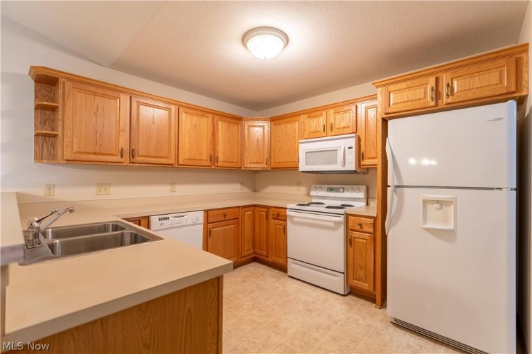 2450 Wright State Drive, Massillon, OH - Photo 6