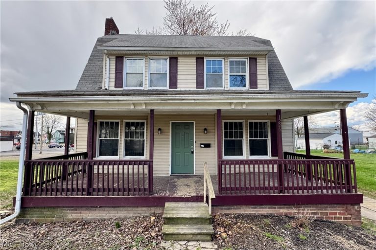 1225 Woodland Avenue, Canton, OH - Photo 2