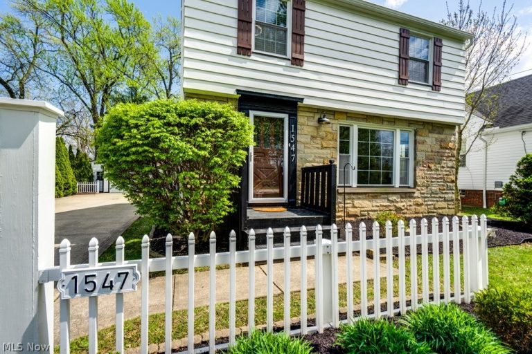 1547 Richmond Road, Lyndhurst, OH - Photo 5