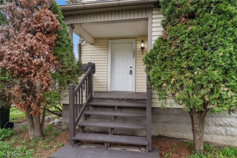 1308 Laiblin Place, Canton, OH - Photo 3