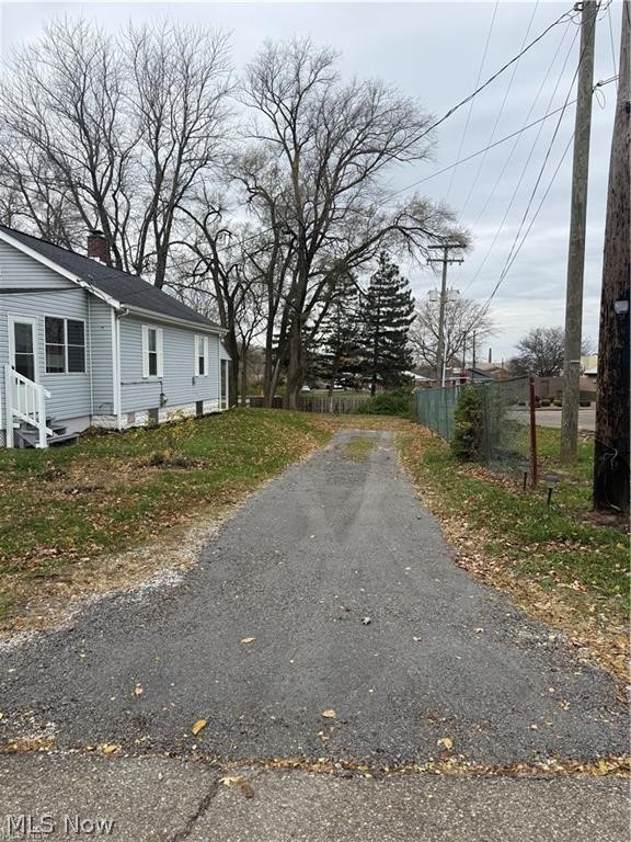 1729 Gambrinus Avenue, Canton, OH - Photo 3