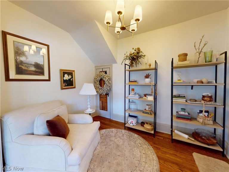 2320 Bellfield Avenue, Cleveland Heights, OH - Photo 4