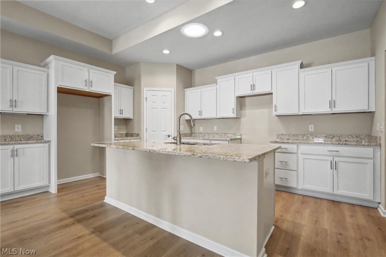 9264 Sharrott Road #1002, Poland, OH - Photo 3