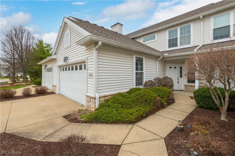 33136 Fairport Drive, Avon Lake, OH - Photo 3