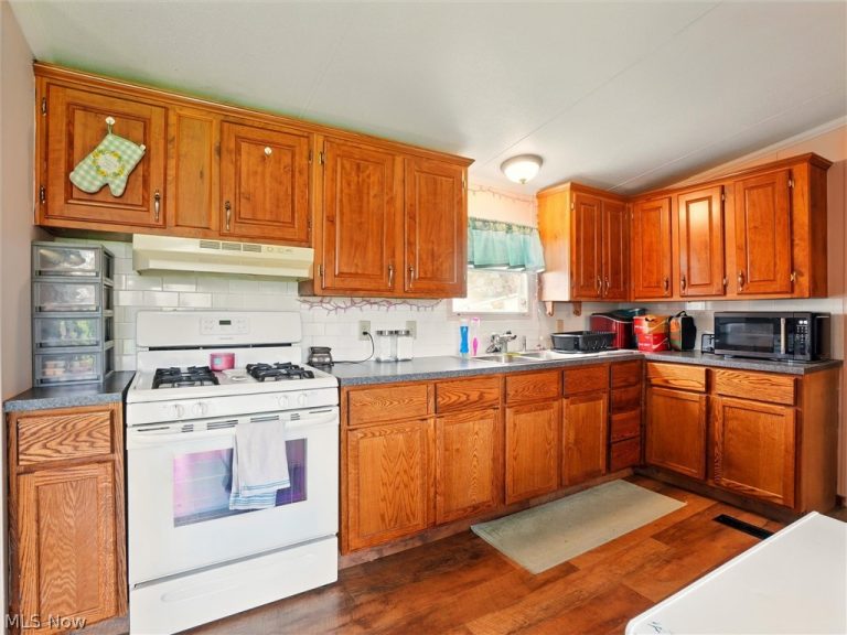 11 Caroll Avenue, Orwell, OH - Photo 6