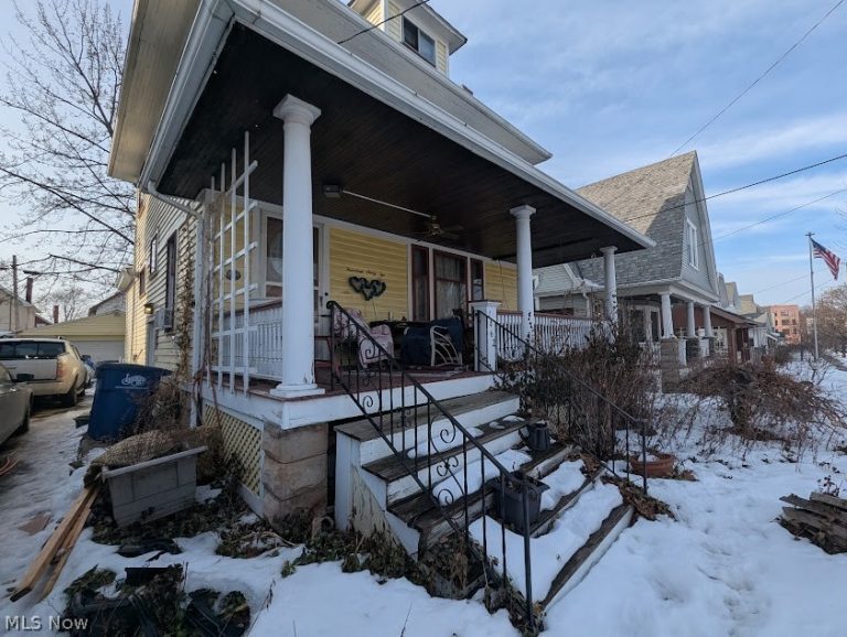 1462 Rosewood Avenue, Lakewood, OH - Photo 2
