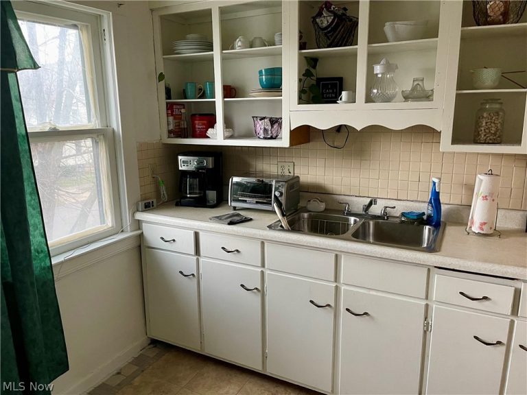 3284 West Boulevard, Cleveland, OH - Photo 5