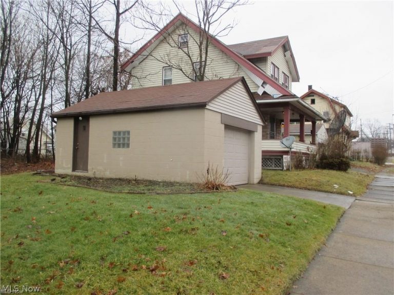 702 Delaware Avenue, Youngstown, OH - Photo 3