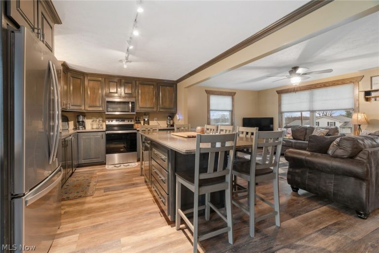 2120 Edmar Street, Louisville, OH - Photo 4