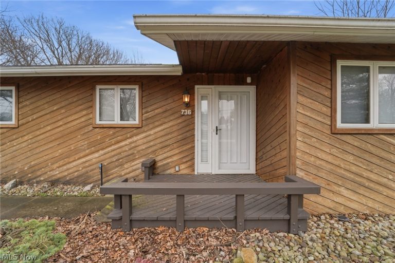 736 Lake Erie Street, Conneaut, OH - Photo 2