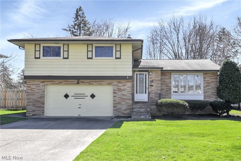 22337 Sandy Lane, Fairview Park, OH, 44126