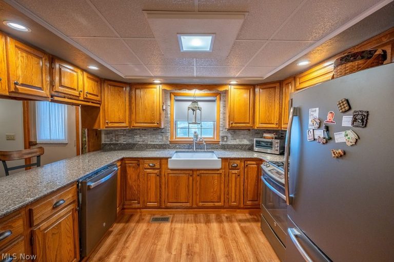 1809 Pennsylvania Avenue, Belpre, OH - Photo 8