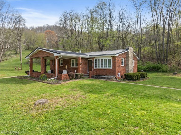 55291 Town Hill Road, Jacobsburg, OH - Photo 5