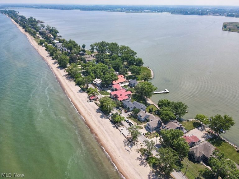 1431 Cedar Point Road, Sandusky, OH - Photo 3