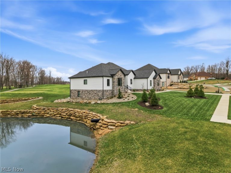 6879 Kyle Ridge Pointe, Canfield, OH - Photo 3