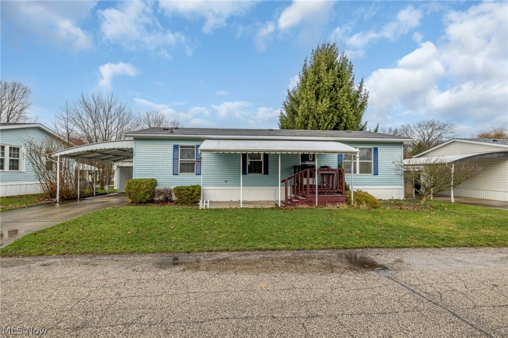 10 Corktree Drive, Olmsted Twp, OH