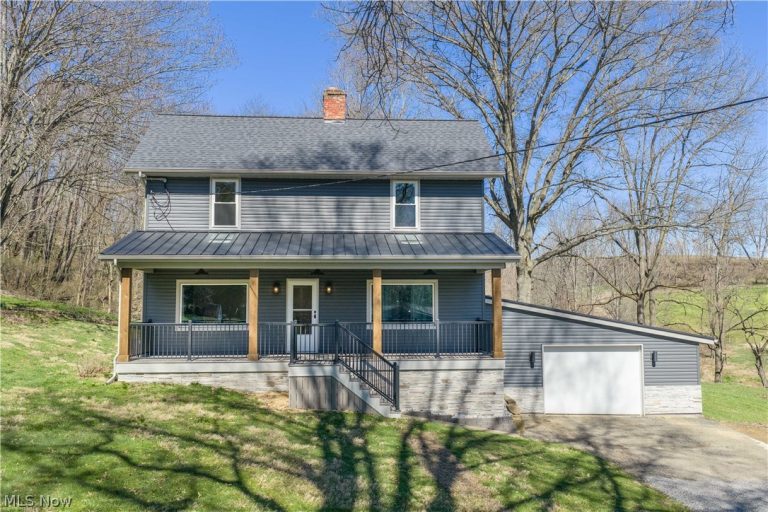 3689 Reichman Drive, Dover, OH, 44622