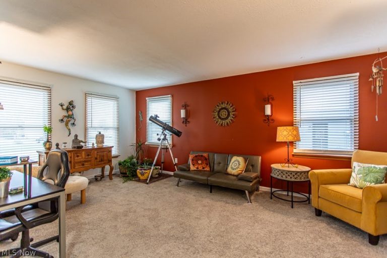 2218 Crestmont Drive, Girard, OH - Photo 6