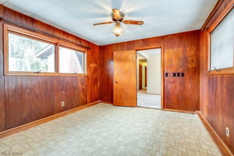 684 Sherwood Drive, Aurora, OH - Photo 6