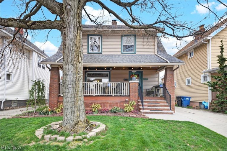 2224 Bunts Road, Lakewood, OH - Photo 2