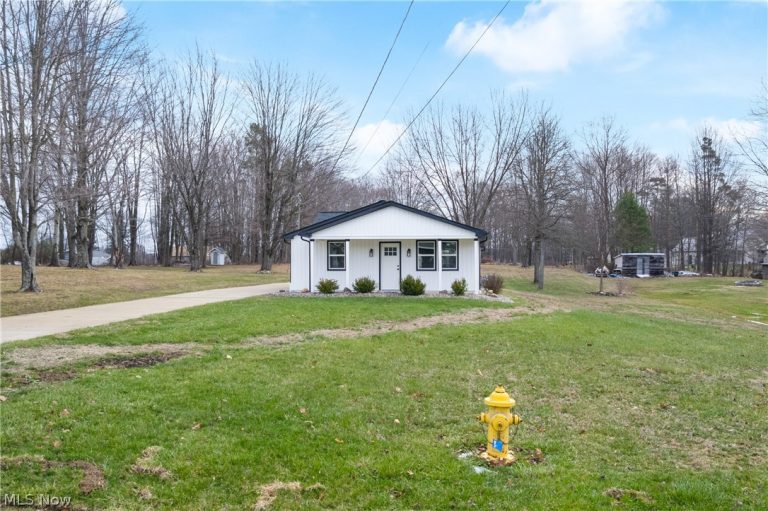 2351 Heston Drive, Lake Milton, OH - Photo 3