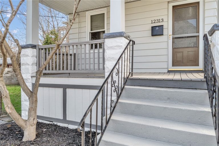 12313 Alexander Road, Cleveland, OH - Photo 3