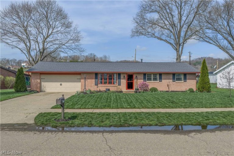 1126 3rd Street, New Philadelphia, OH - Photo 2