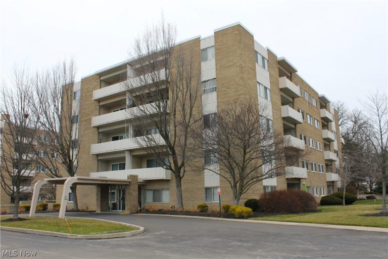 2089 Wooster Road #43, Rocky River, OH, 44116