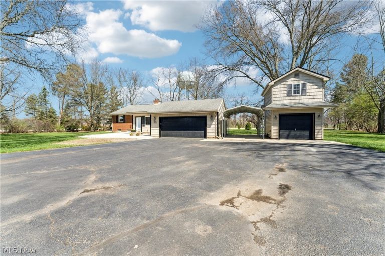 379 Aurora Road, Aurora, OH - Photo 2