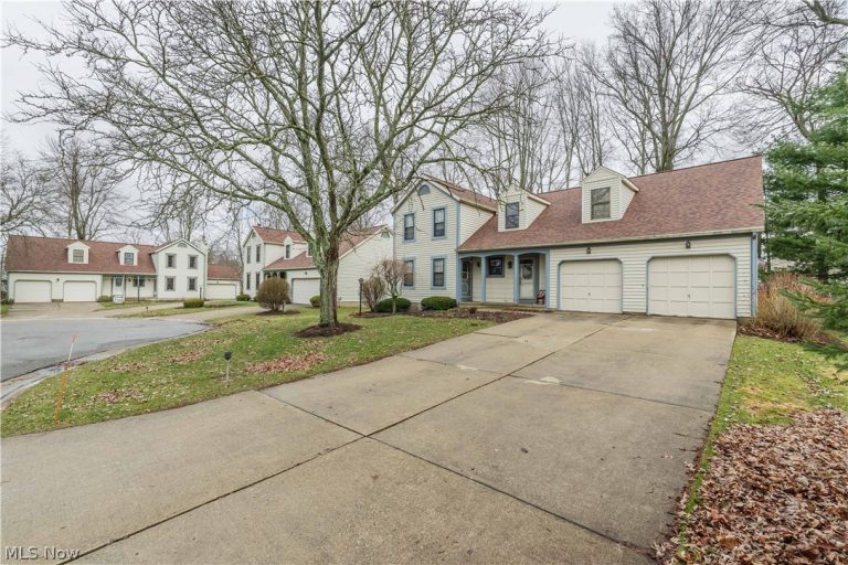 8000 Norriton Circle, North Canton, OH - Photo 2