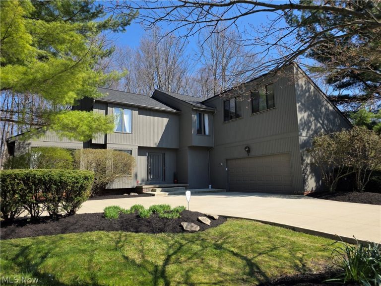 5009 Lansdowne Drive, Solon, OH, 44139