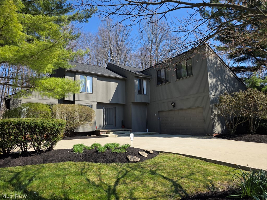 5009 Lansdowne Drive, Solon, OH