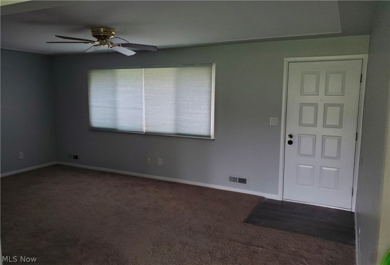 10755 Albion Road, North Royalton, OH - Photo 8