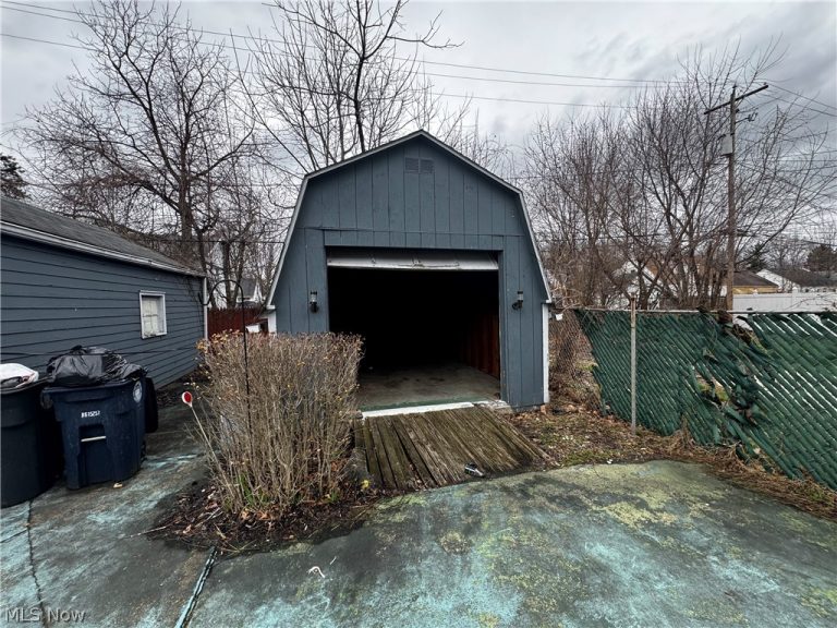 870 Frederick Boulevard, Akron, OH - Photo 3