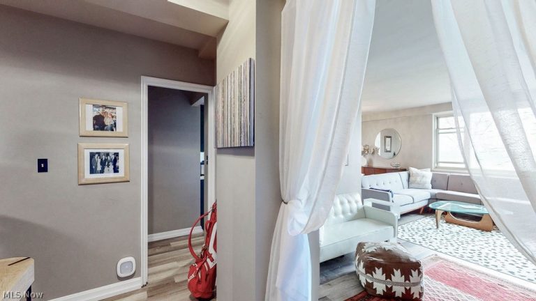 11820 Edgewater Drive #110, Lakewood, OH - Photo 3